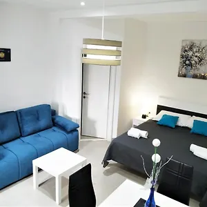  Apartment Seaeye